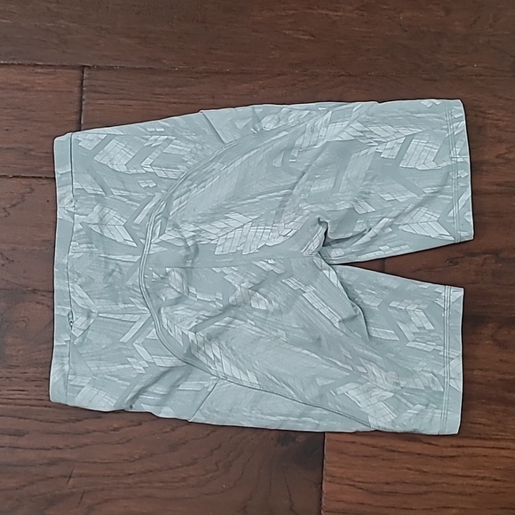 Lululemon Athletica Mint Green Swift Speed High-Rise Shorts W7CCDS Size 4 - Picture 4 of 13